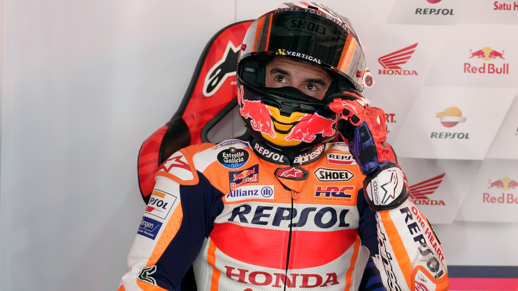 Marc Márquez en el box durante el GP de Japón de MotoGP. (EFE)