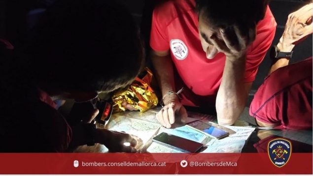 Bomberos de Mallorca participa en el rescate de un senderista francés perdido en Escorca