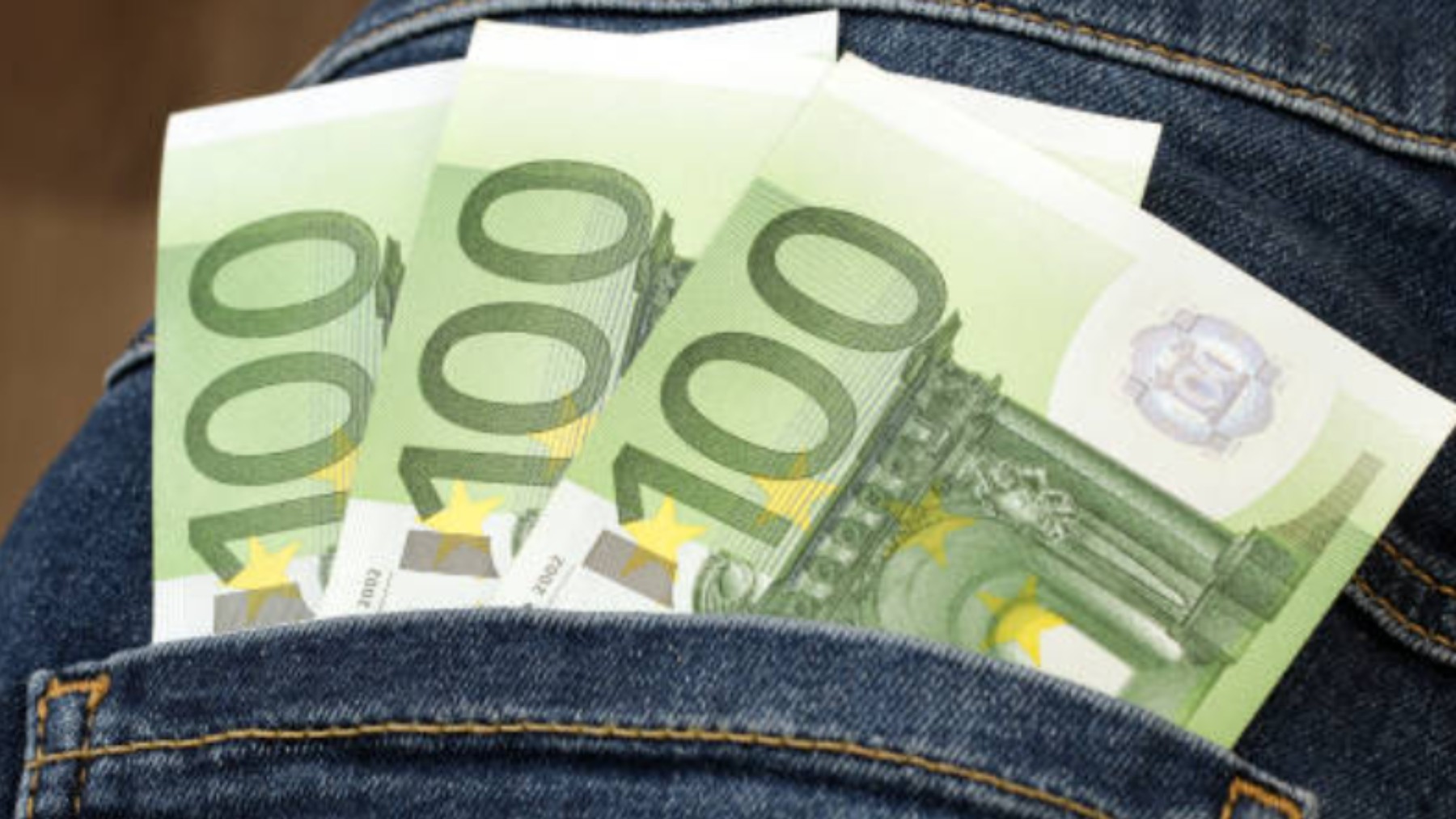 Ya puedes pedir la nueva ayuda de Hacienda de 2.400 €: te contamos cómo