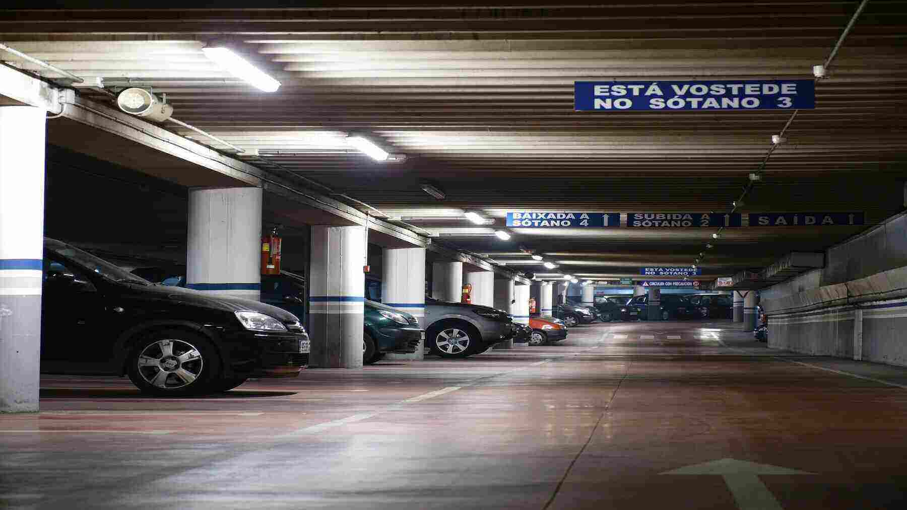 daños coche parking