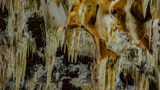 Al lado de Madrid y con una cueva que te dejará helado: vas a querer pasar un fin de semana en este pueblo