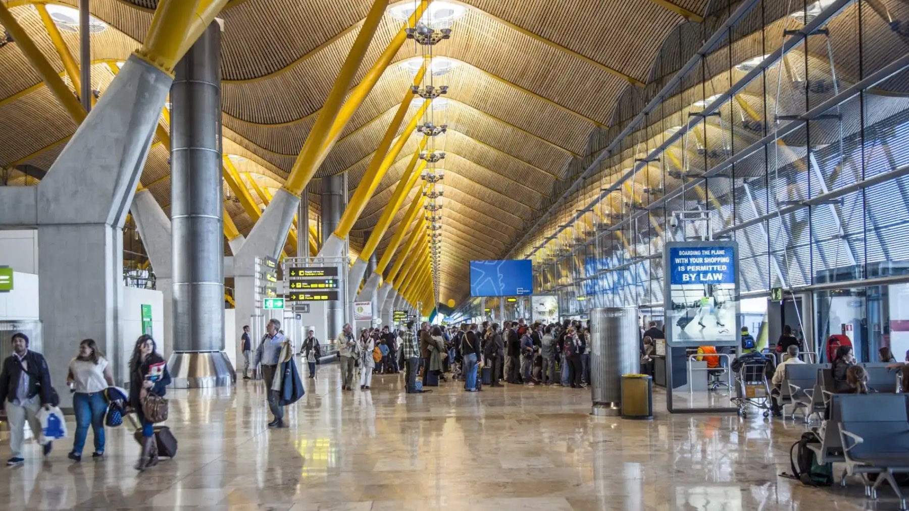 El aeropuerto de Barajas estrenará en breve una tienda que no te imaginas… y no es un Mercadona