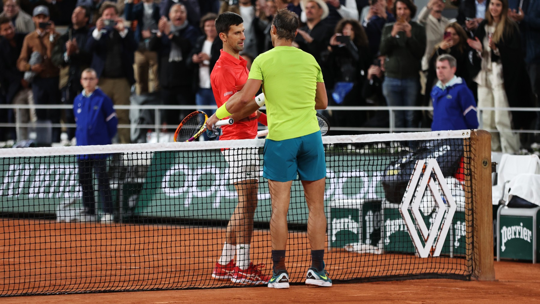 Novak Djokovic y Rafa Nadal, tras un partido. (Getty)