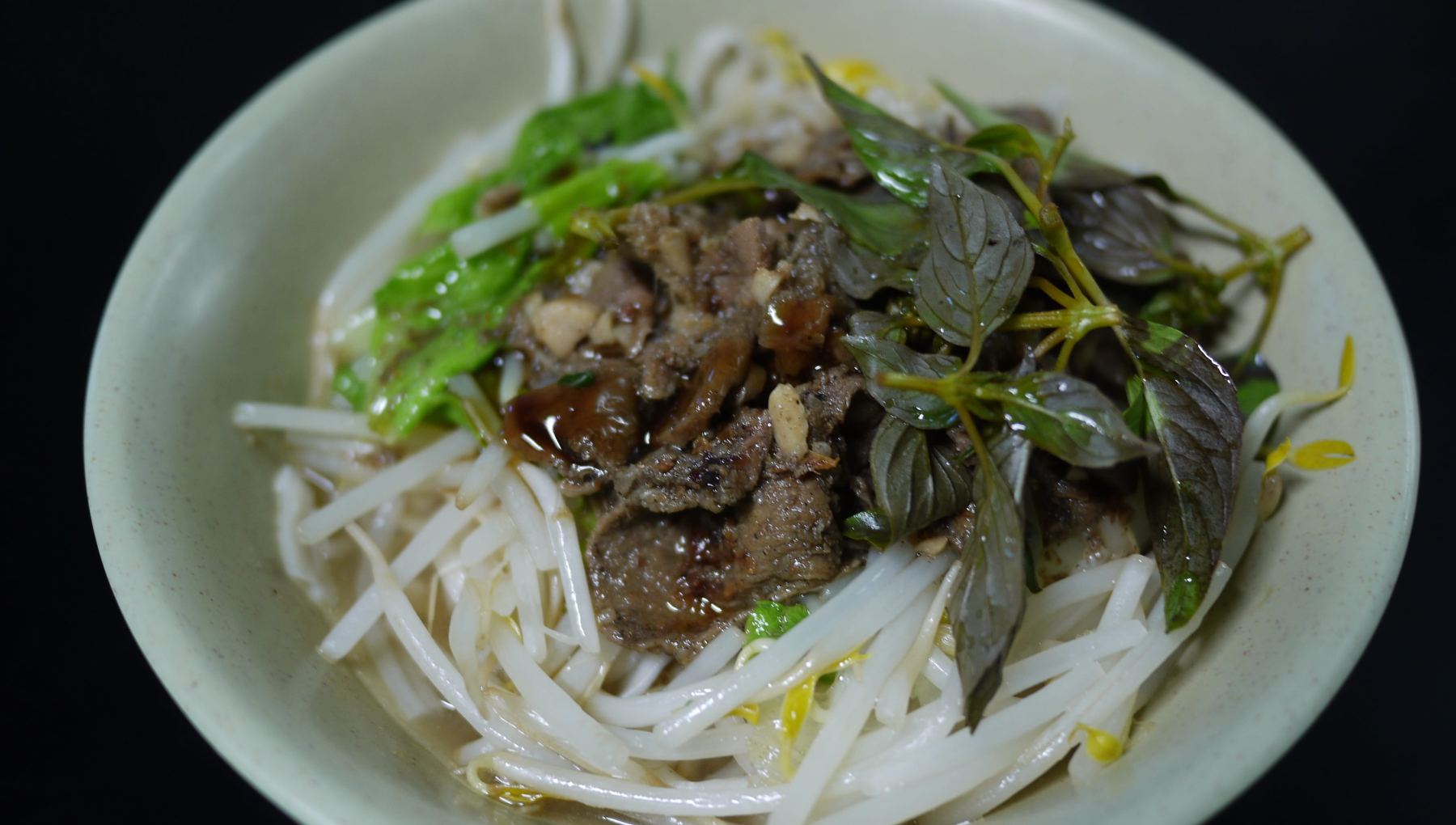 Carne salteada con bambú