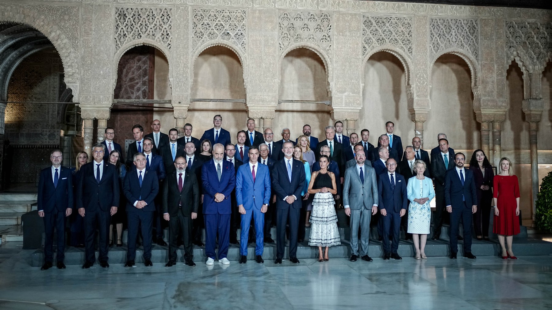 Autoridades españolas y europeas posan en la cumbre de la UE en Granada (DPA).