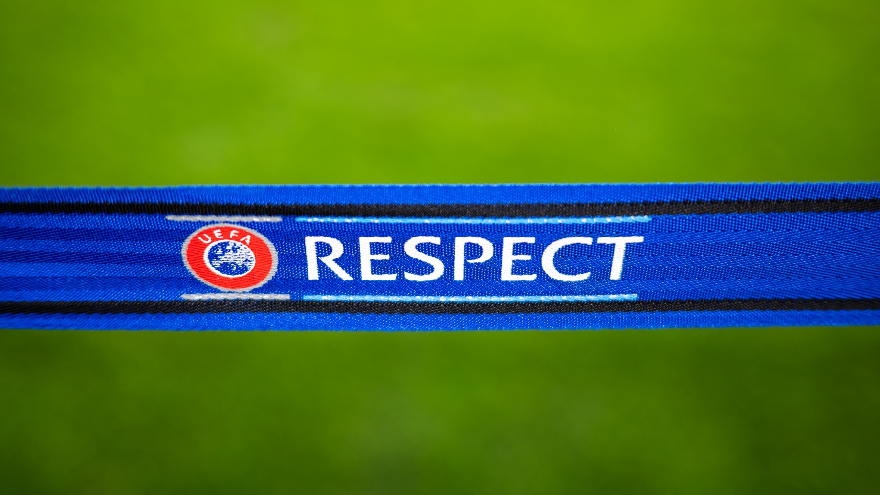 Logo de la UEFA en un partido europeo (Getty)