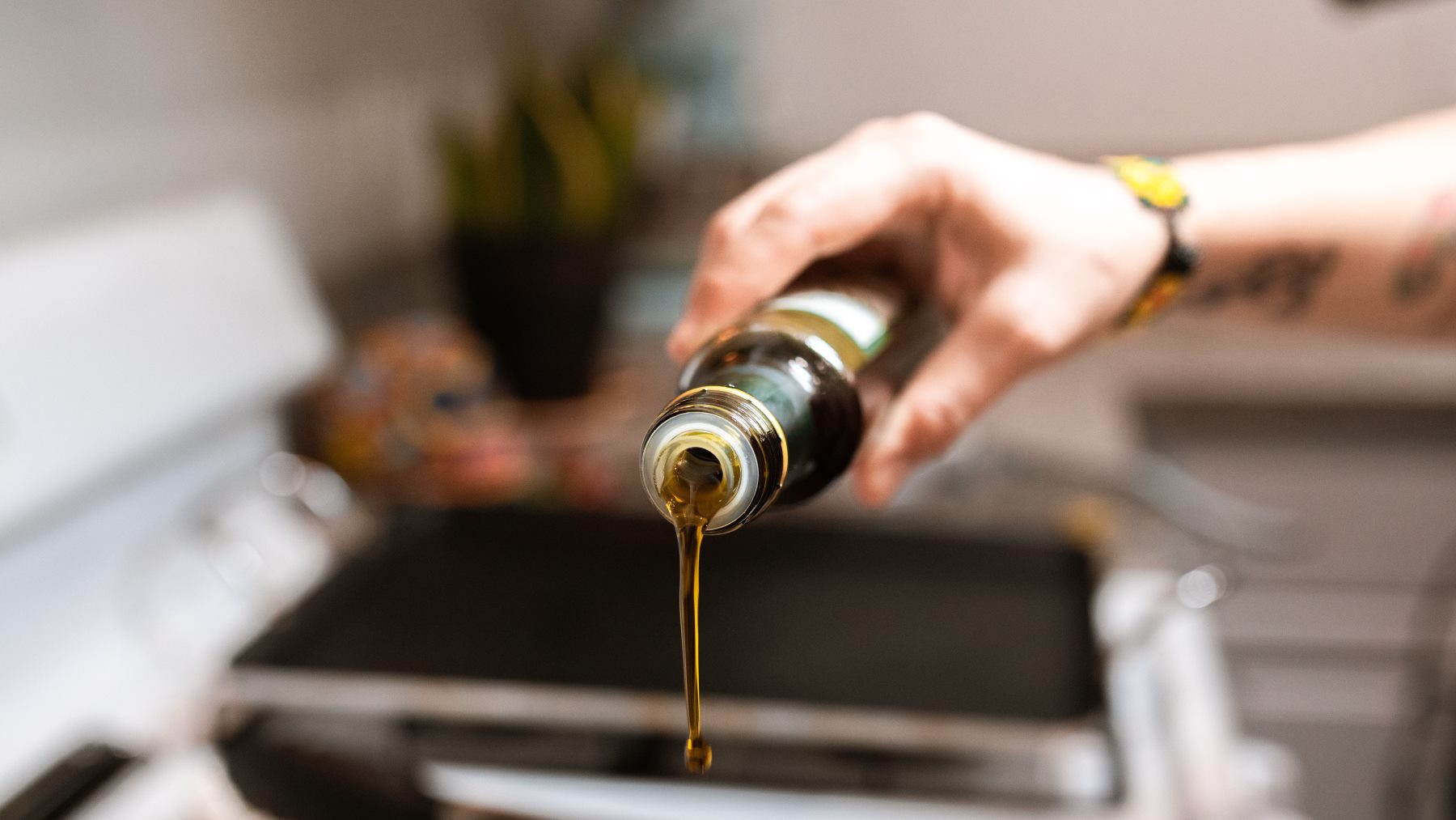 No te preocupes por la subida del precio del aceite de oliva: este es el truco para ahorrar su consumo