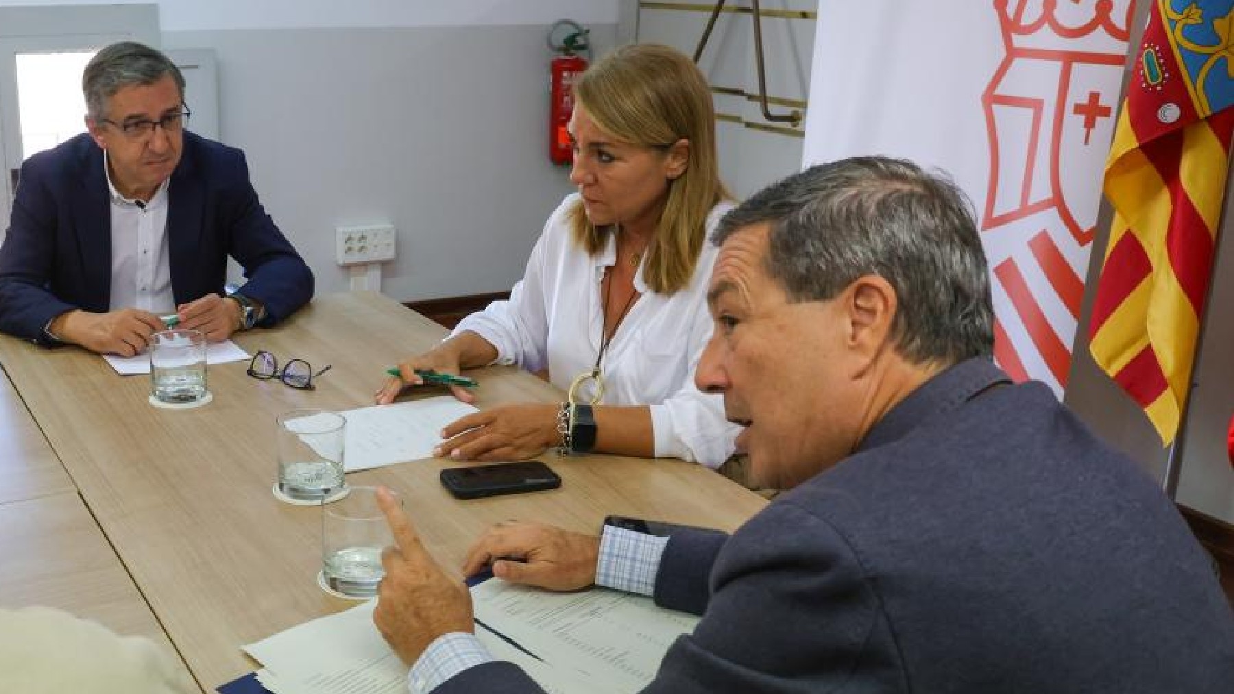 La vicepresidenta segunda del Gobierno valenciano Susana Camarero con los consejeros de Educación y Sanidad José Antonio Rovira y Marciano Gómez, este martes, en Valencia.