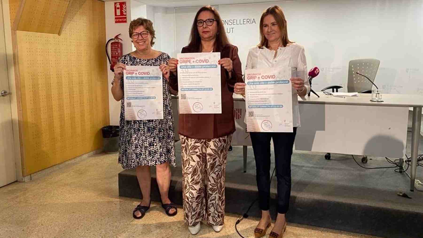La coordinadora de vacunas, Antònia Galmés, la consellera de Salud, Manuela García, y la directora general de Salud Pública, Elena Esteban. EUROPA PRESS