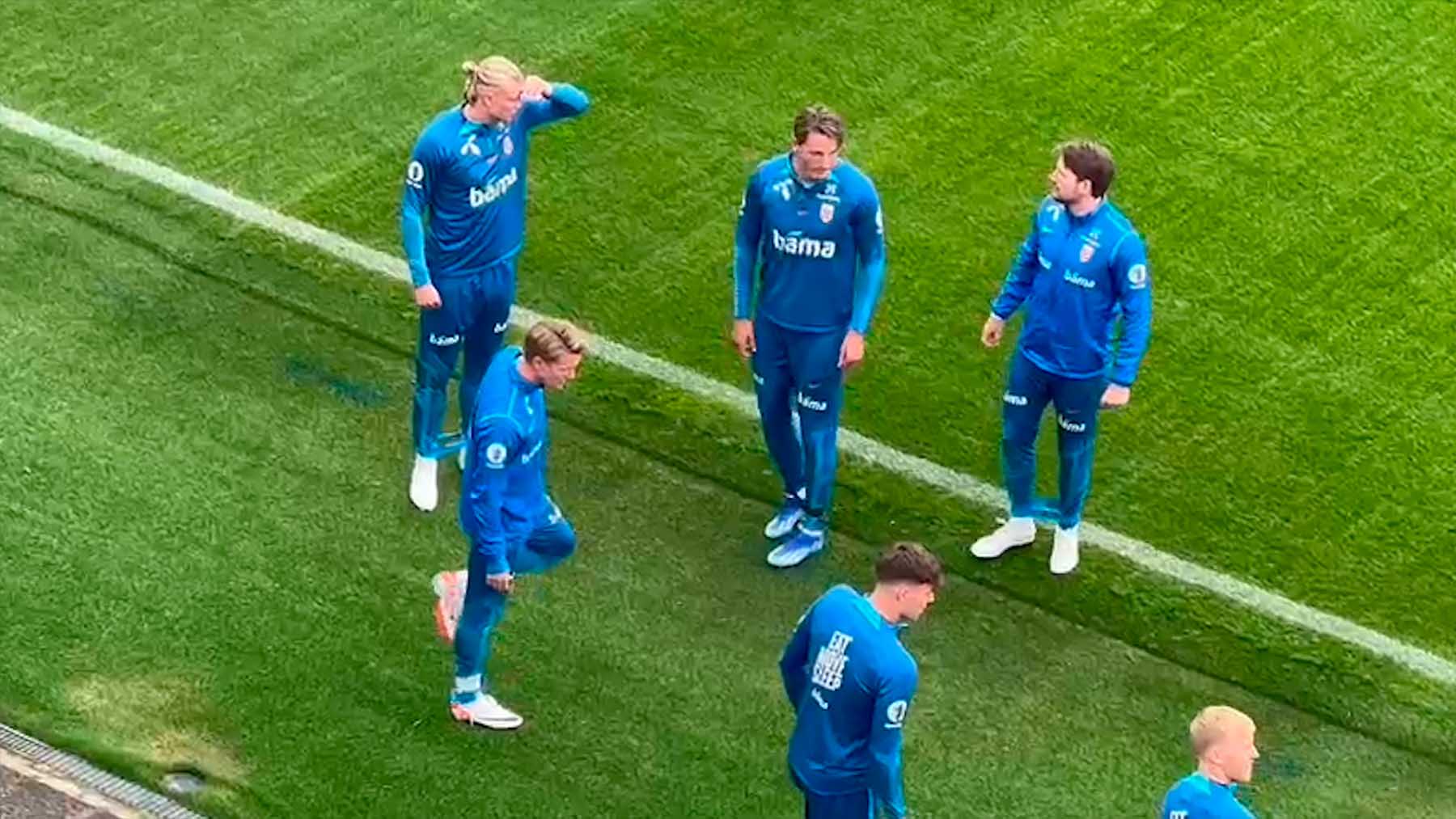 Haaland y Ödegaard se entrenan con Noruega.