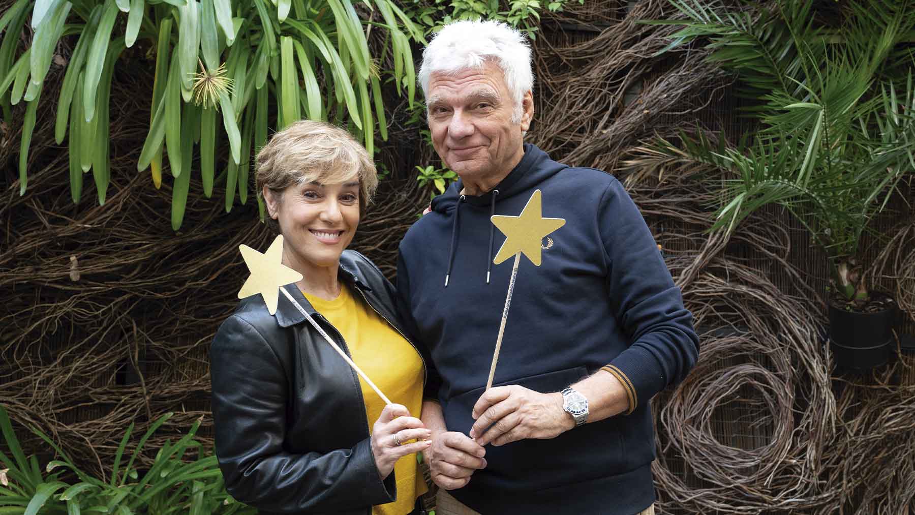 Anabel Alonso y Carles Sans, presentadores de la subas de Fundación Pequeño Deseo.