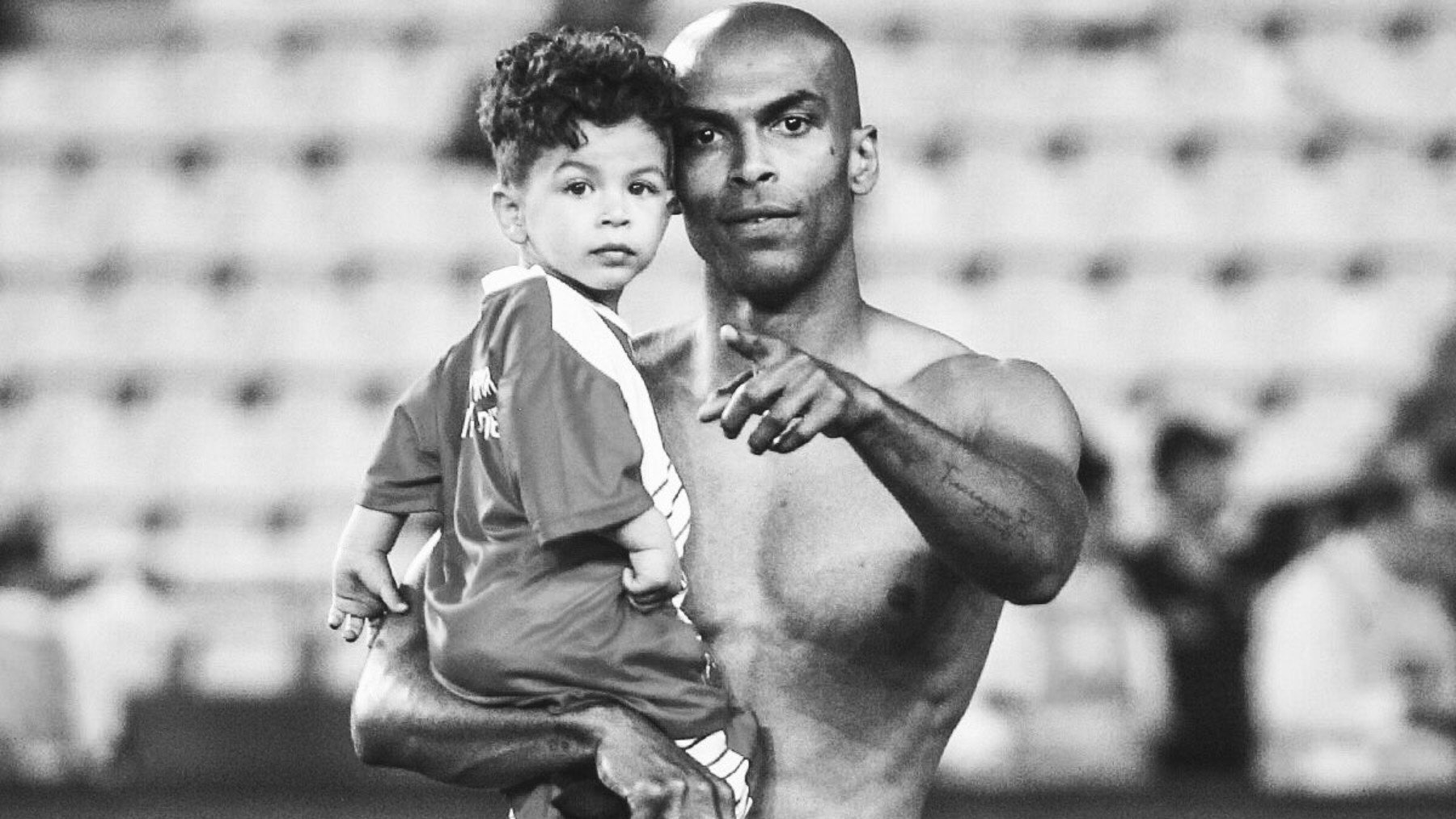 Naldo, futbolista del Antalyaspor, y su hijo. (Antalyaspor)