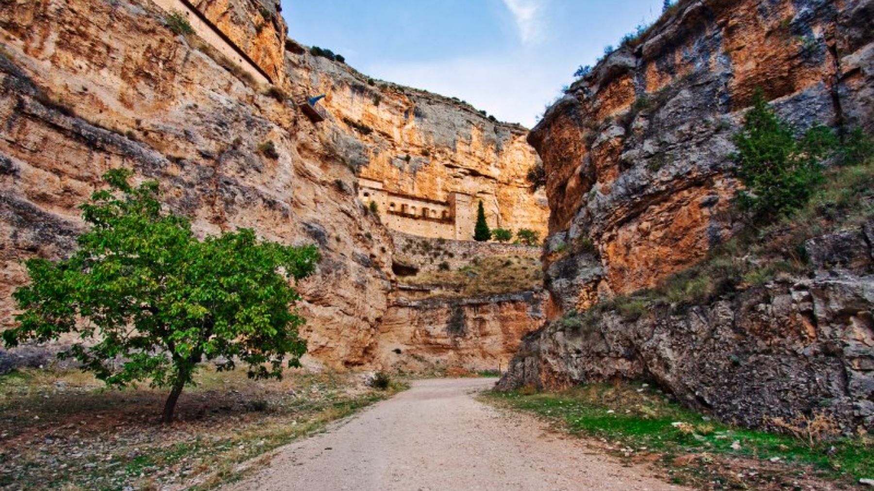 Descubre el santuario entre rocas más impresionante / Foto: España Fascinante