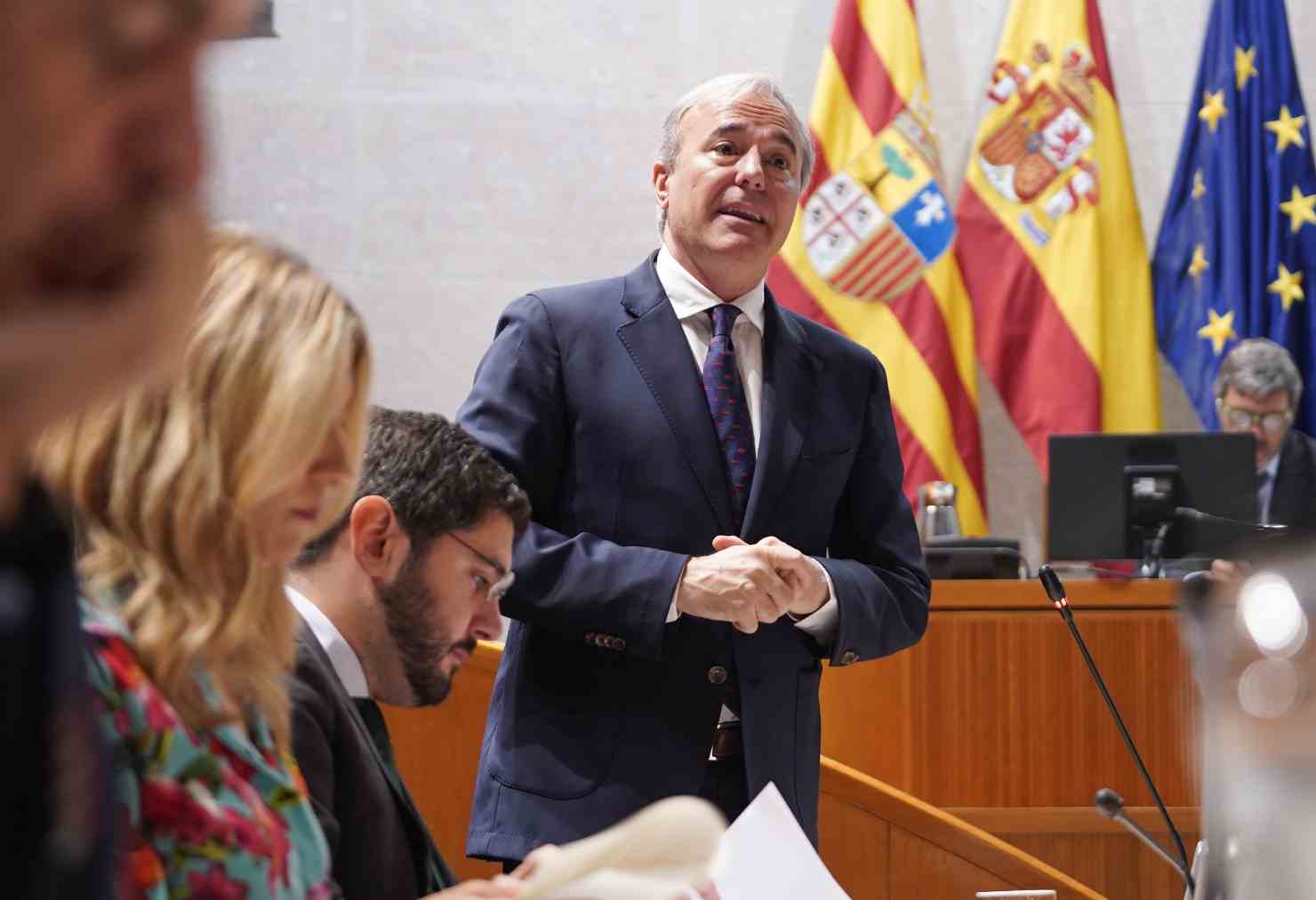 El presidente de Aragón, Jorge Azcón, en un pleno de las Cortes.