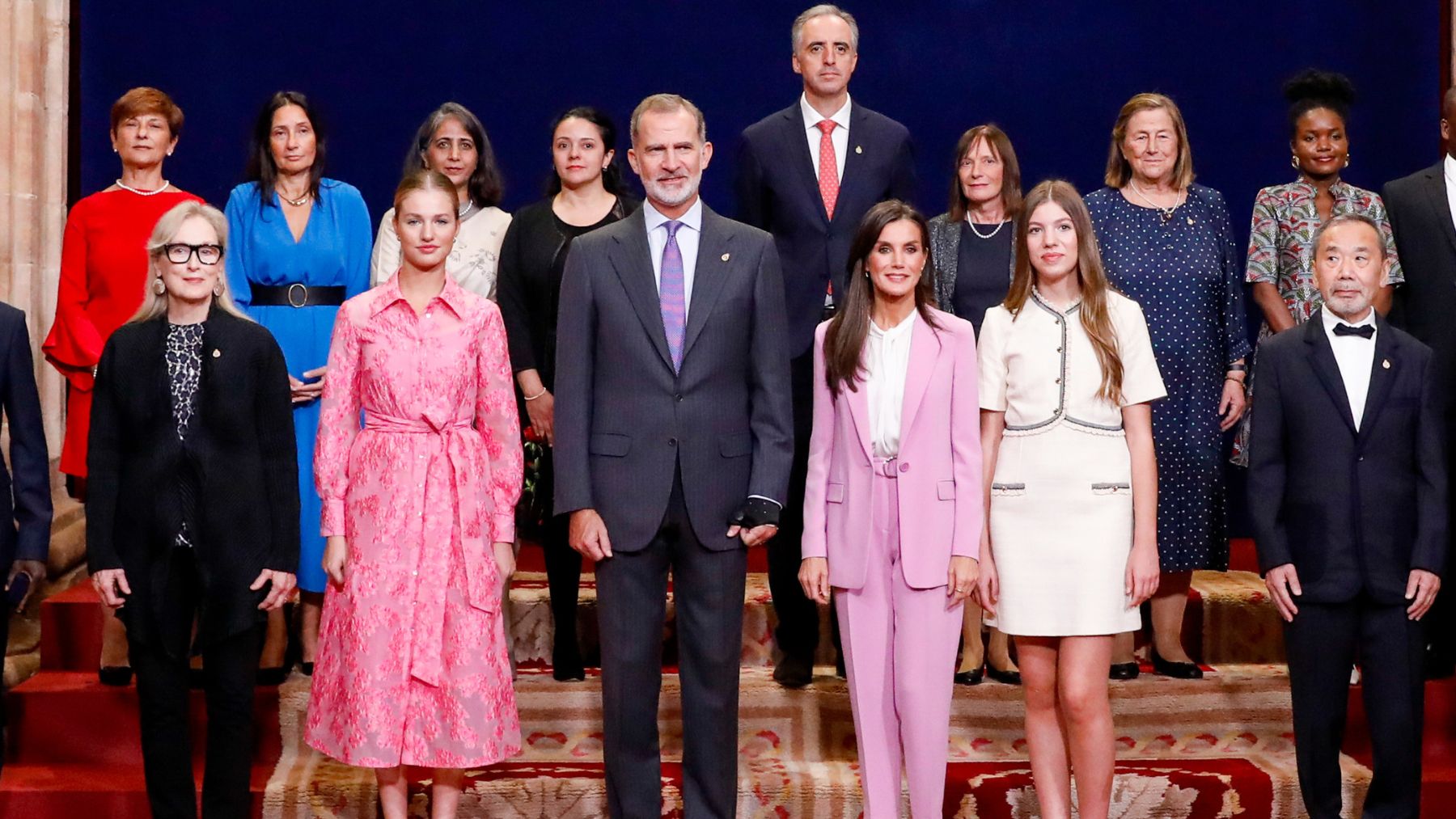 La Familia Real con los galardonados de los Premios Princesa de Asturias. (Gtres)