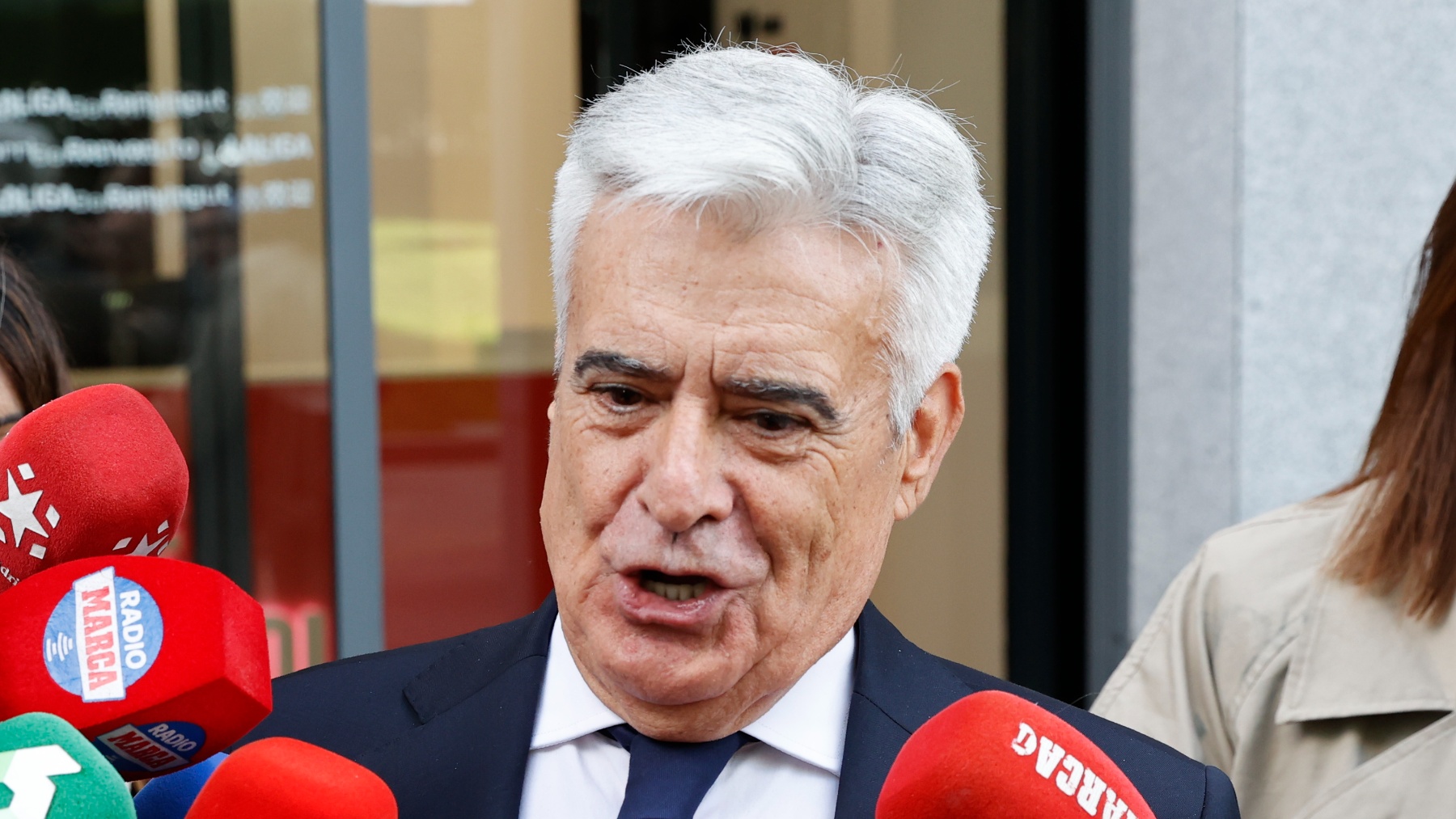 Pedro Rocha atiende a la prensa. (EFE)