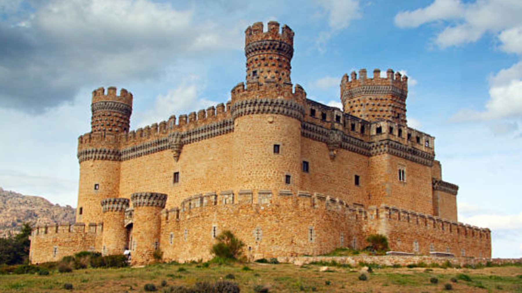 Está a menos de una hora de Madrid y esconde un castillo de ensueño: parece de Disney