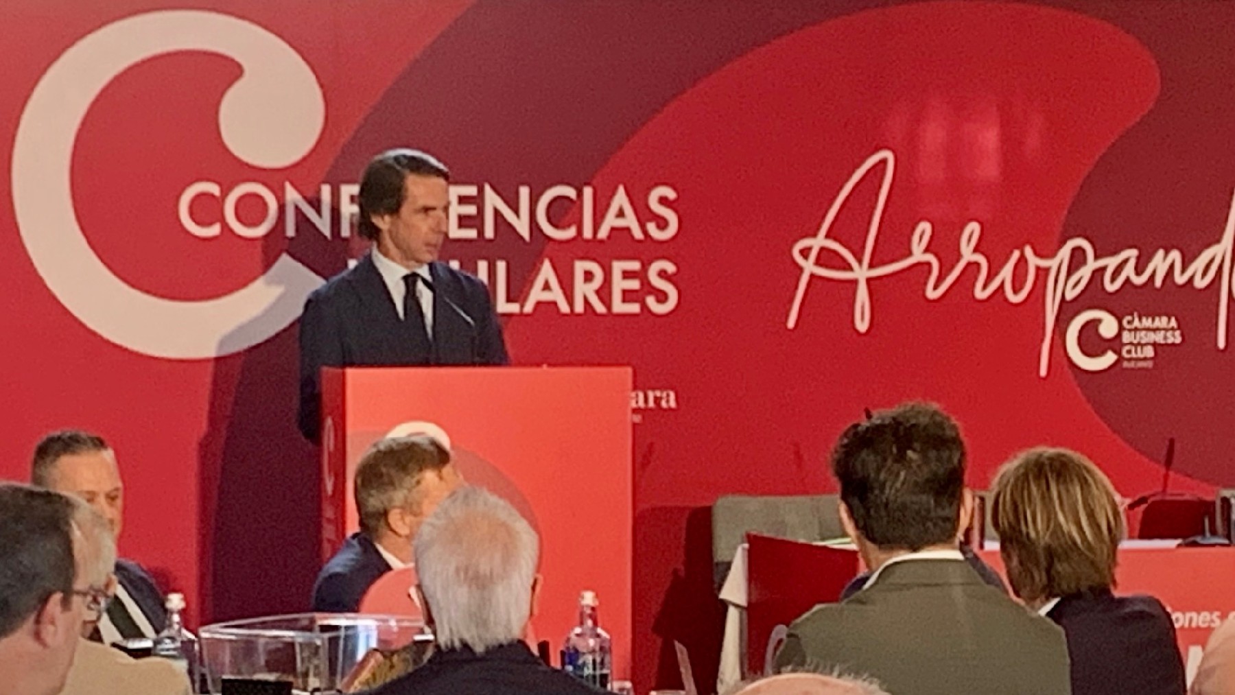 El ex presidente del Gobierno de España José María Aznar, este martes, en el acto de Alicante.