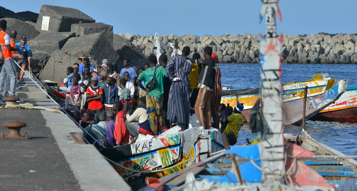 Inmigrantes ilegales subsaharianos en su llegada a Canarias.