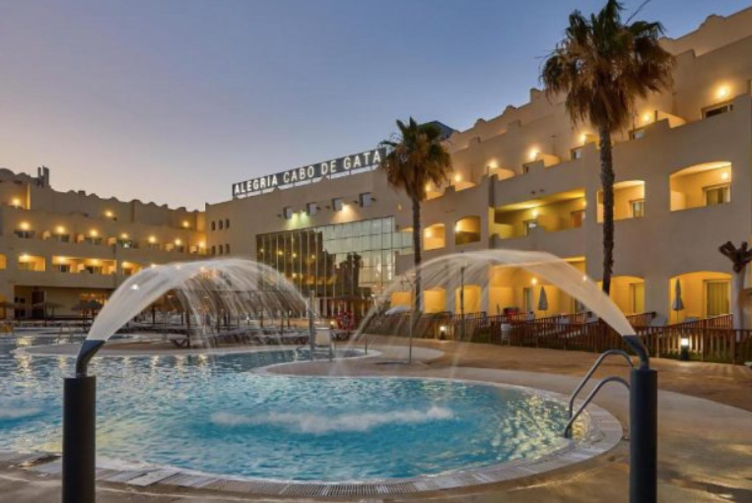 El Gobierno aloja a 321 inmigrantes en el Hotel Alegría Cabo de Gata (Almería).