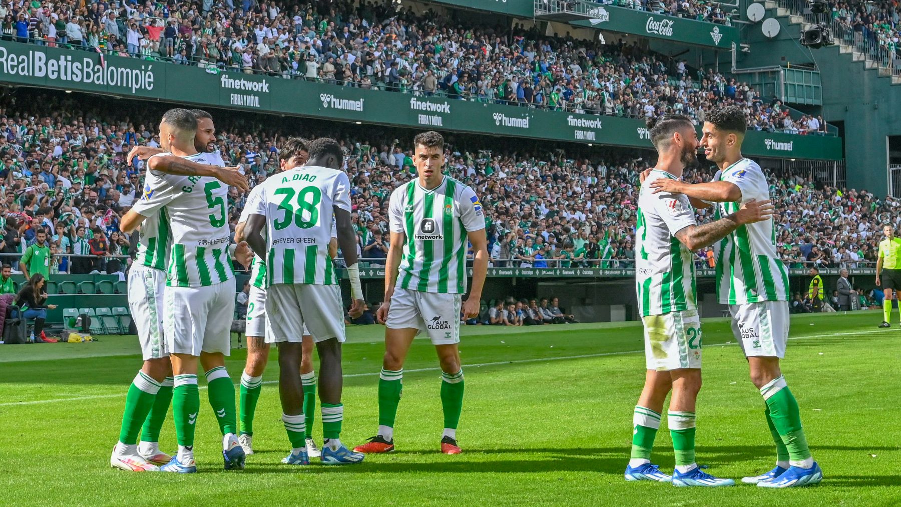 Los jugadores del Betis celebran un gol (EFE)