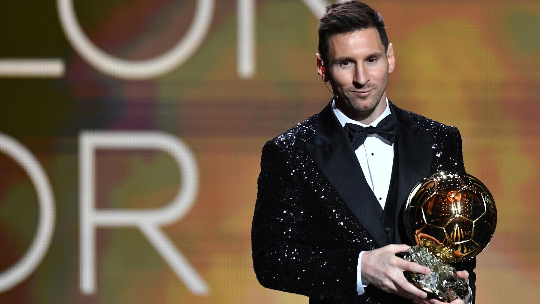 Leo Messi tras ganar el Balón de Oro en 2021. (Getty)