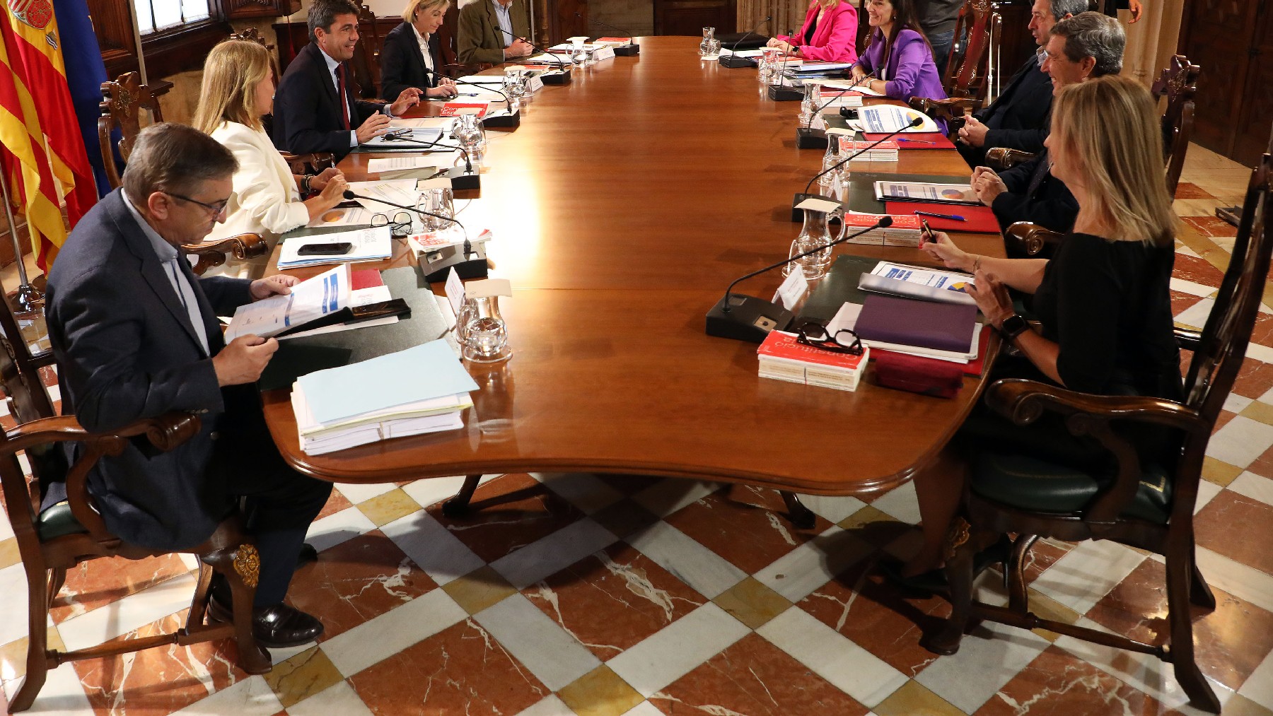 El Pleno del Gobierno valenciano presidido por Carlos Mazón, este lunes.
