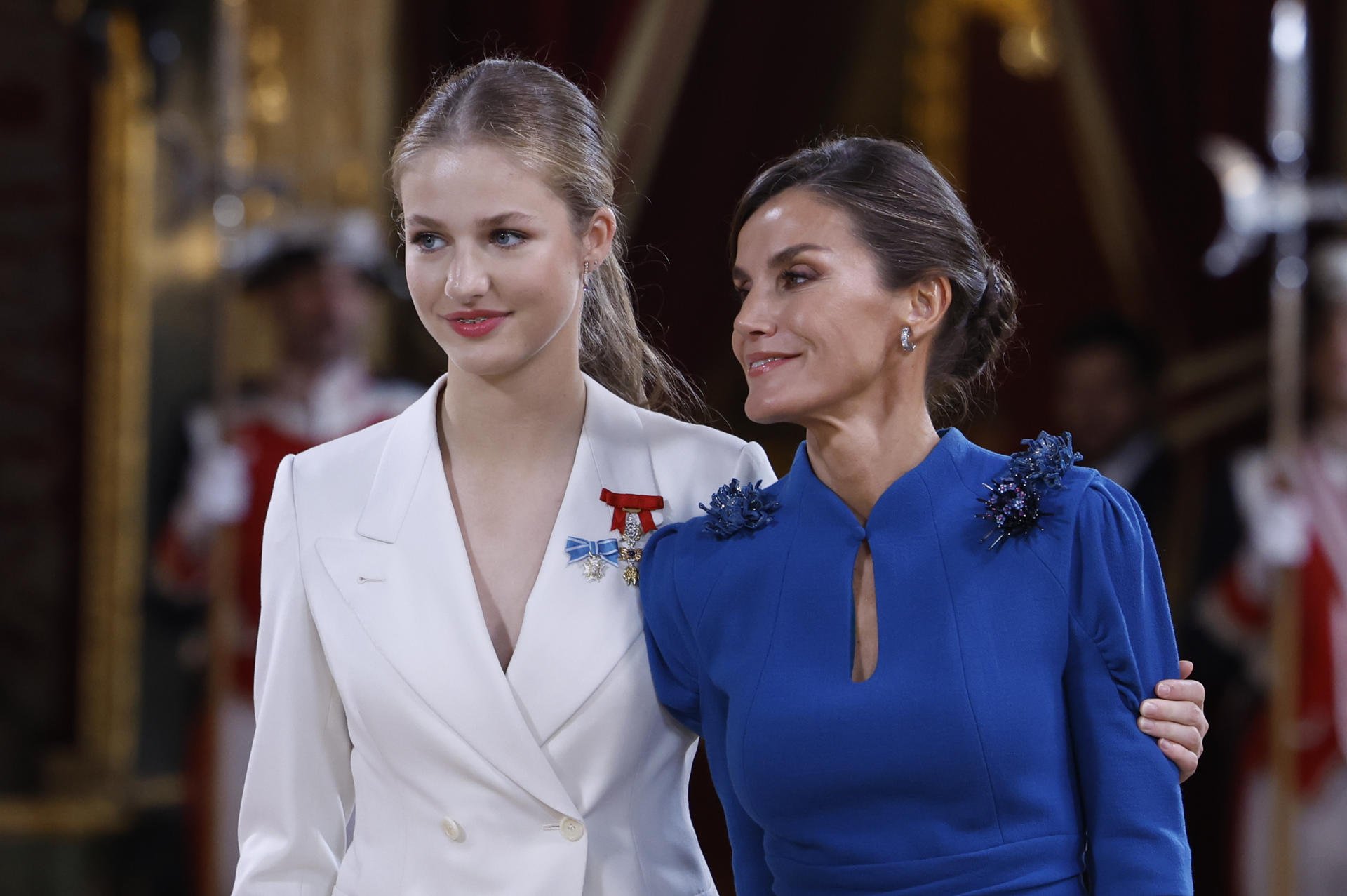 La princesa Leonor junto a la Reina Letizia. (Foto: Efe)