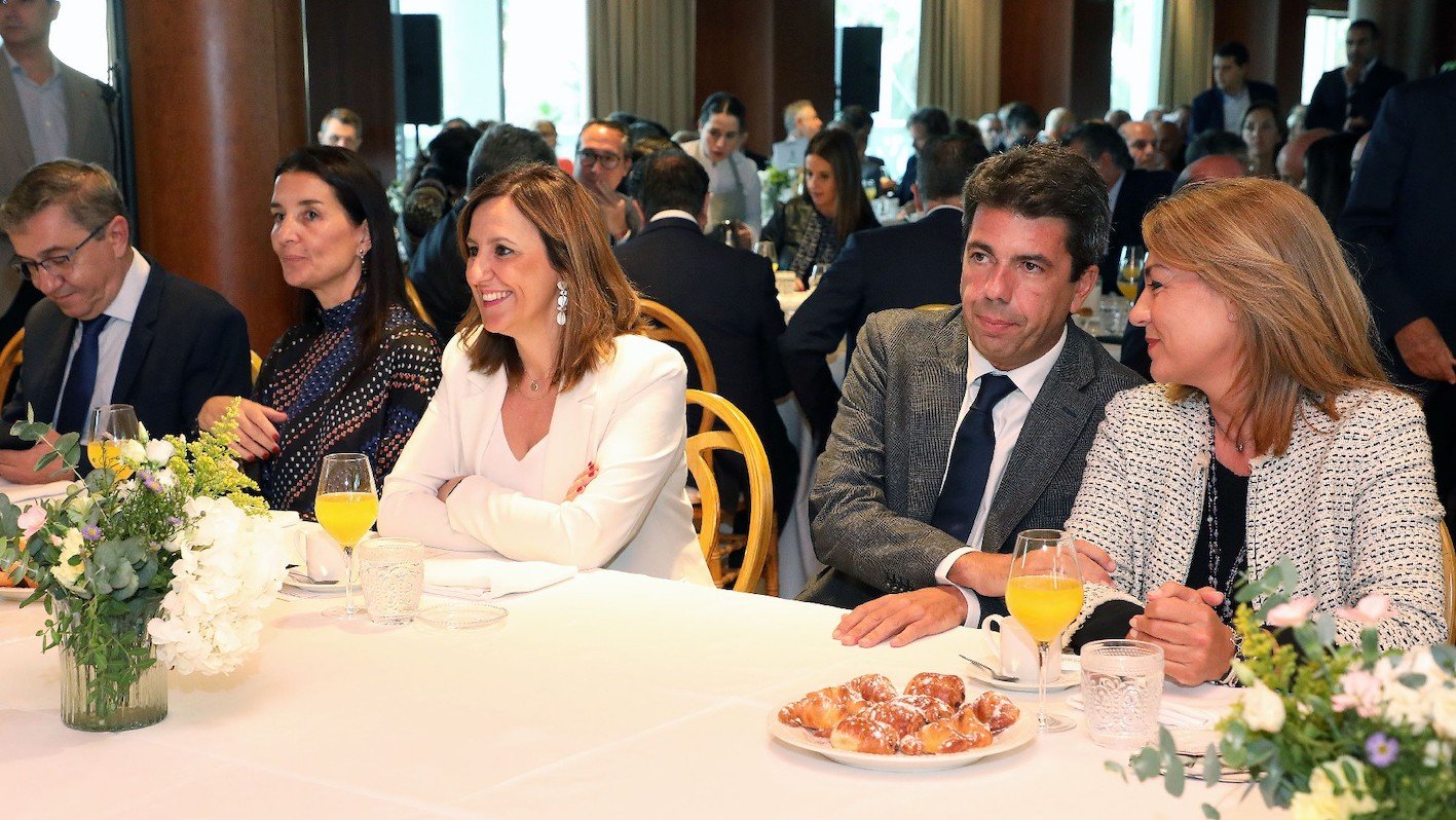 Mazón, este jueves, con Susana Camarero, María José Catalá, Ruth Merino y José Antonio Rovira.