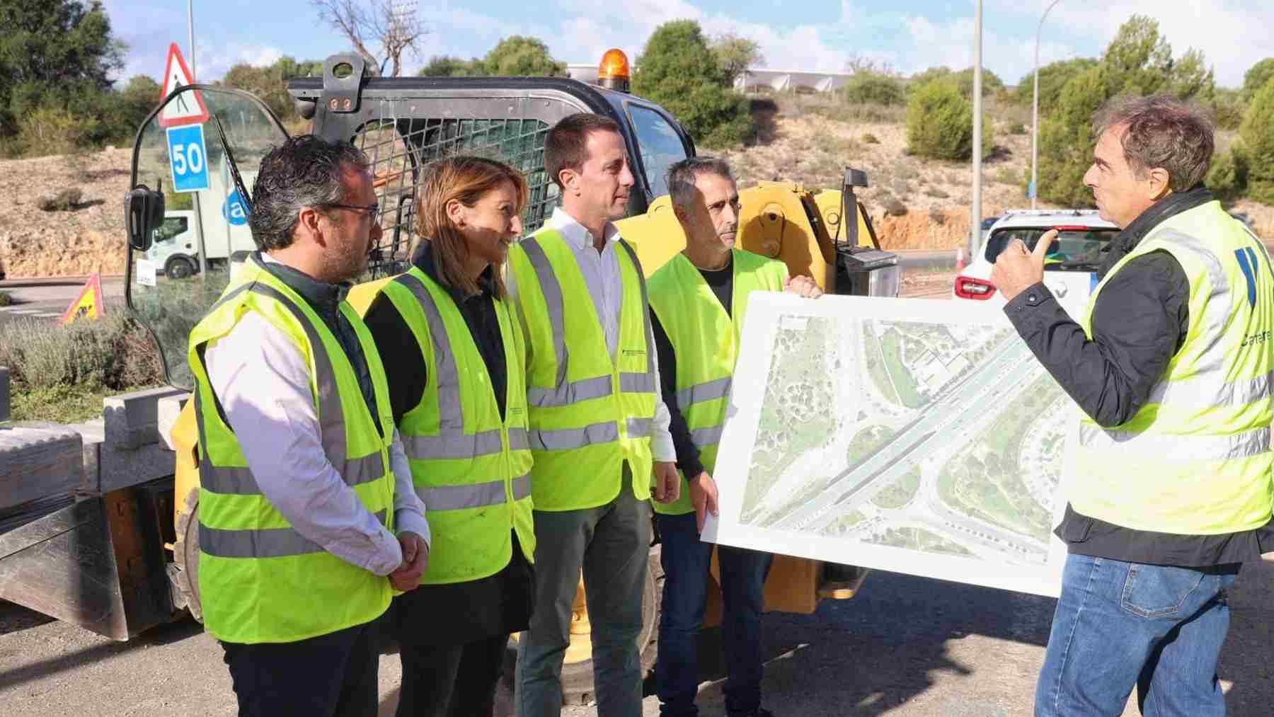 El presidente del Consell de Mallorca, Llorenç Galmés, visita las obras del carril cero de la vía de Cintura.