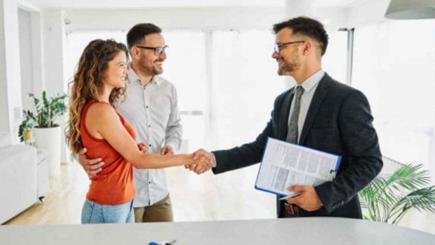 El inesperado material con el que esta pareja construyó una casa espectacular sin endeudarse: se está viralizando