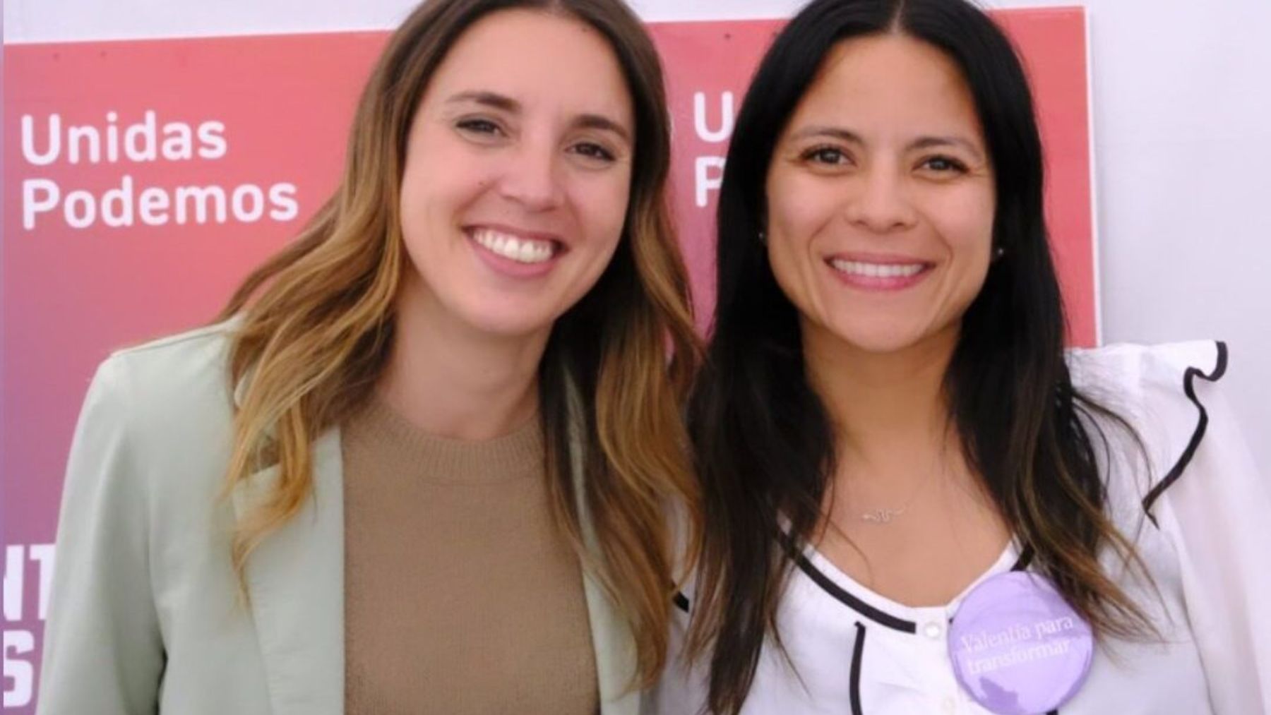 La profesora y concejal de Podemos Ángeles Rosselló junto a la ministra de Igualdad, Irene Montero.