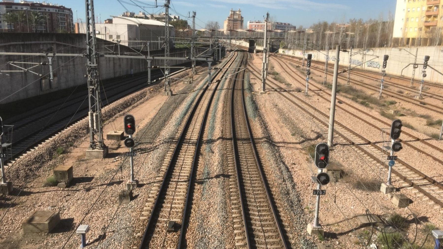 Vías de tren junto a la estación de Córdoba. (Foto: Ep)