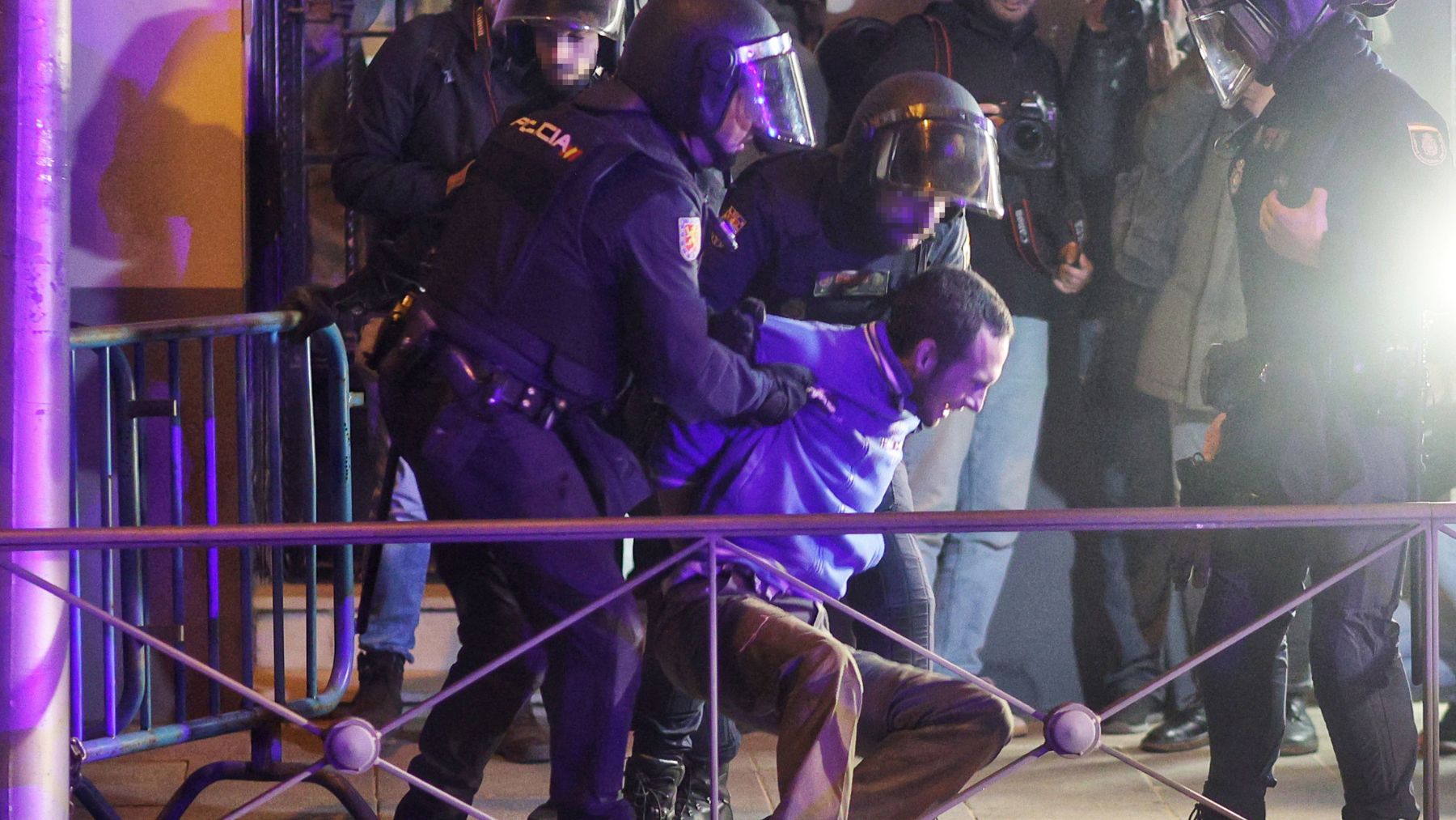 La Policía detiene a un manifestante en Ferraz (Ep)