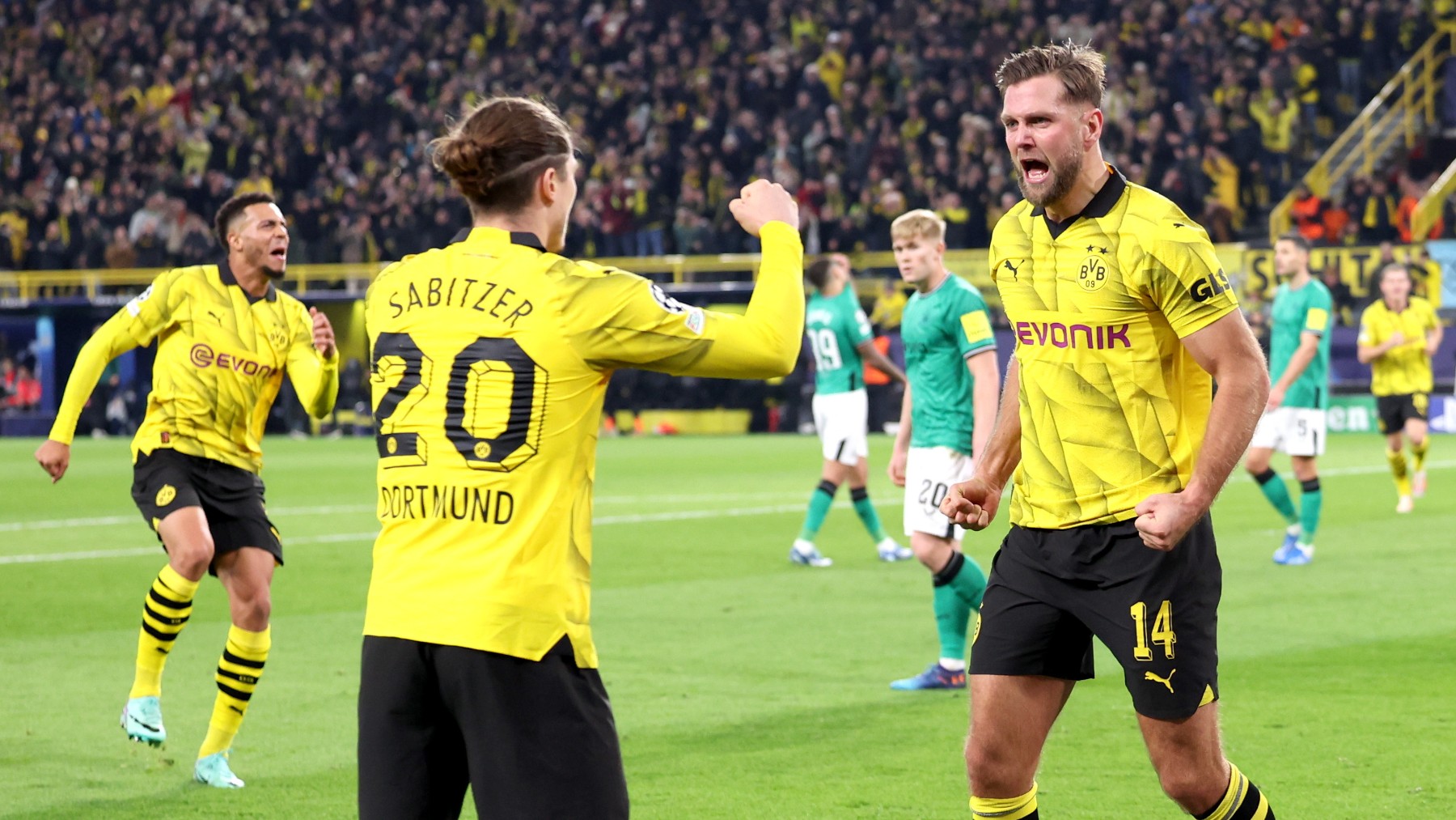 Los jugadores del Dortmund celebran un gol. (Getty)