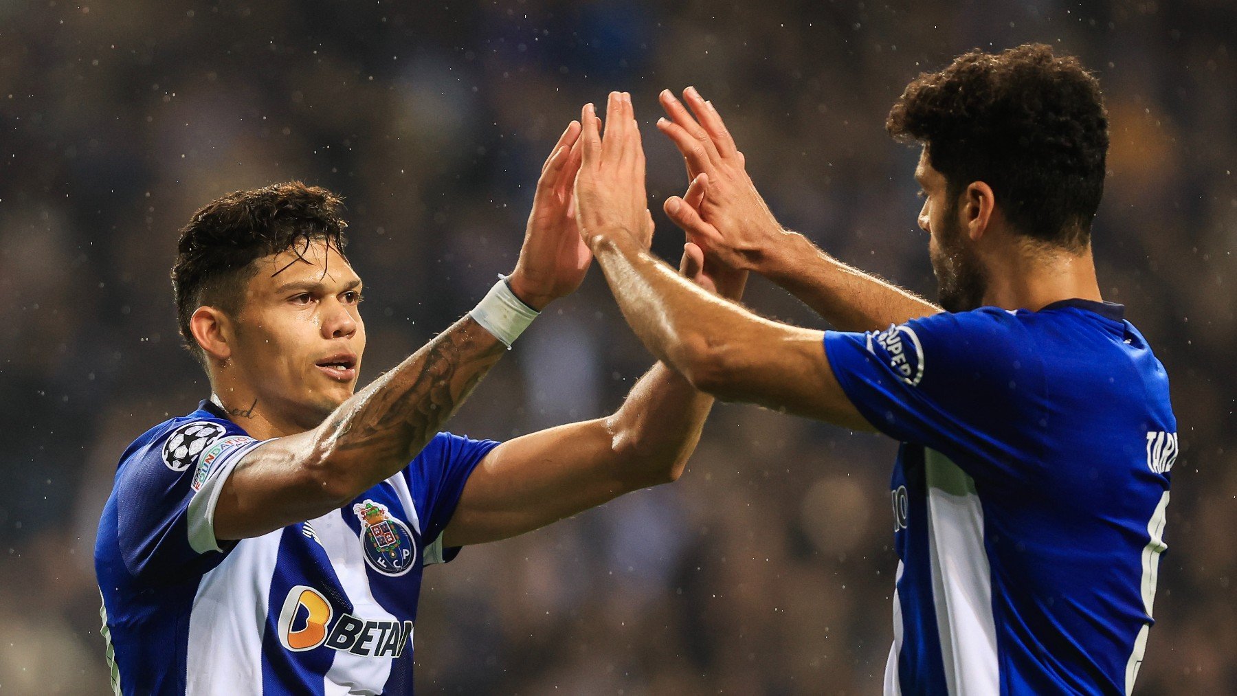 Los jugadores del Oporto celebran un gol. (EFE)