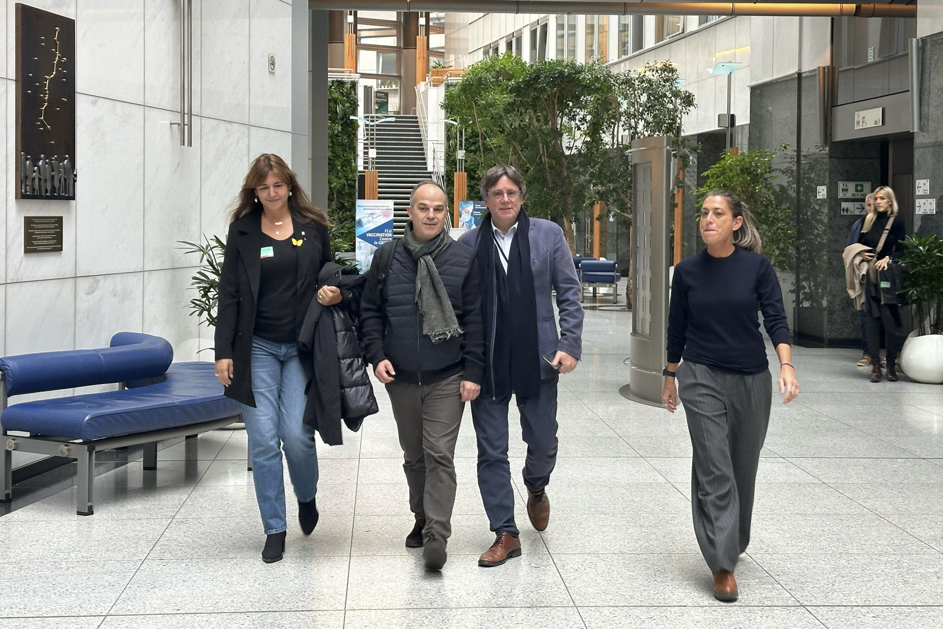 Turull, junto a Puigdemont, Borràs y Nogueras en el Parlamento Europeo. Foto: EFE