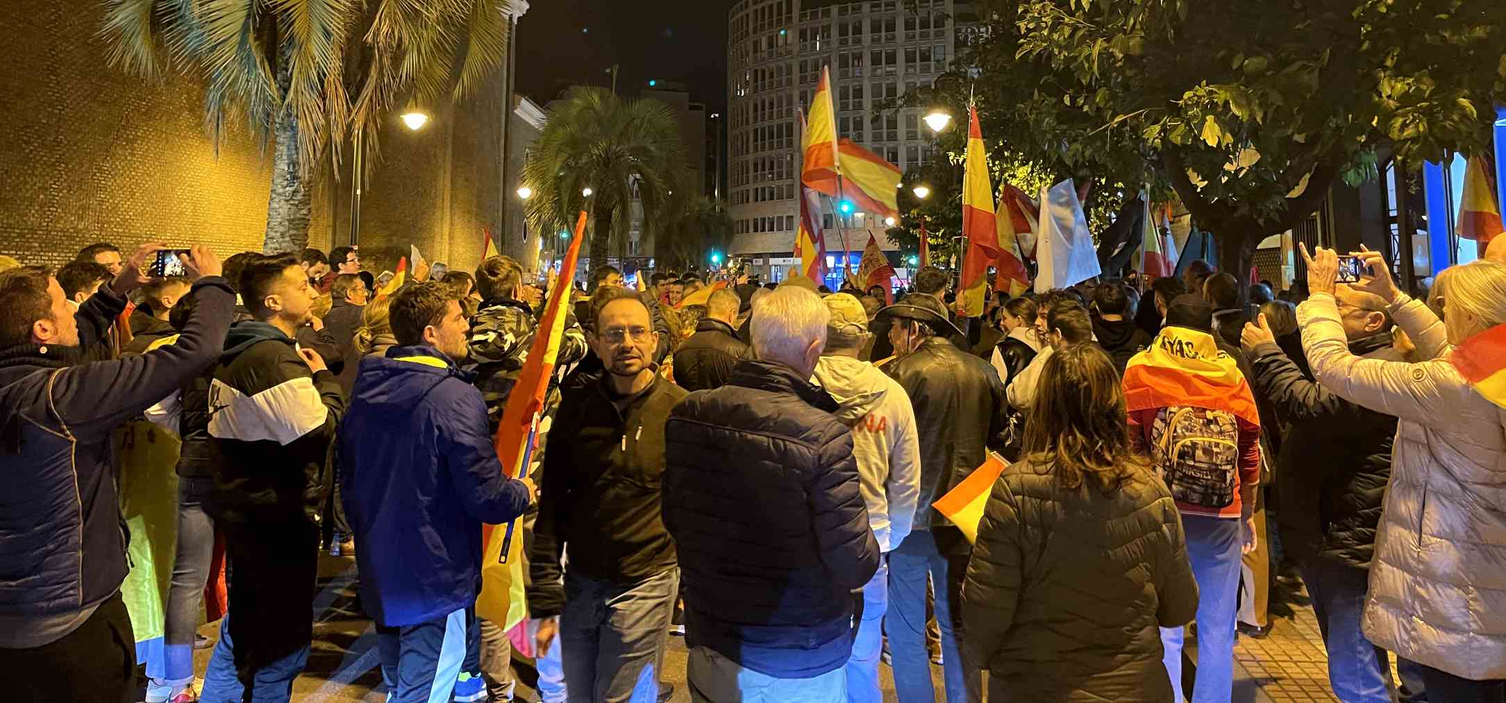 Cuarto día de manifestaciones en la sede del PSOE en Zaragoza