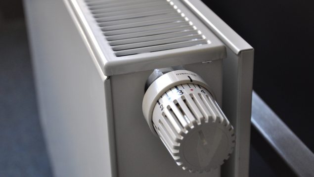 Por qué la gente está poniendo papel de horno sobre el radiador? -  Información