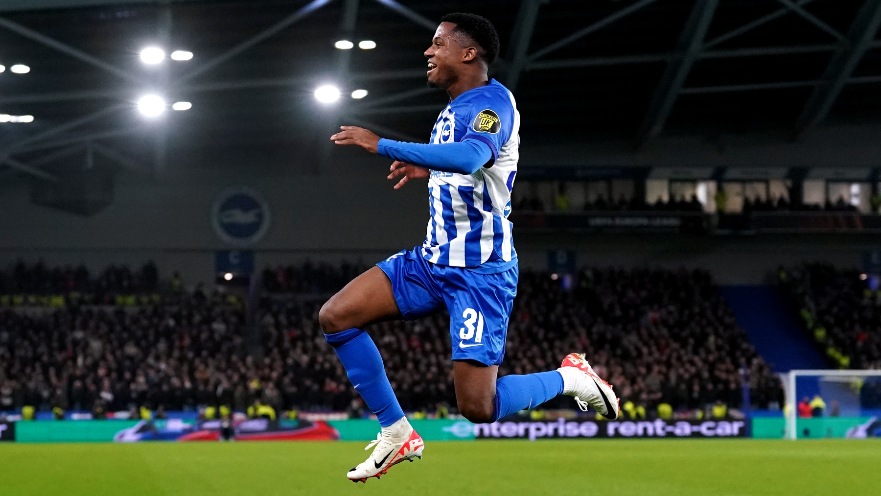 Ansu Fati celebra un gol con el Brighton. (EuropaPress)