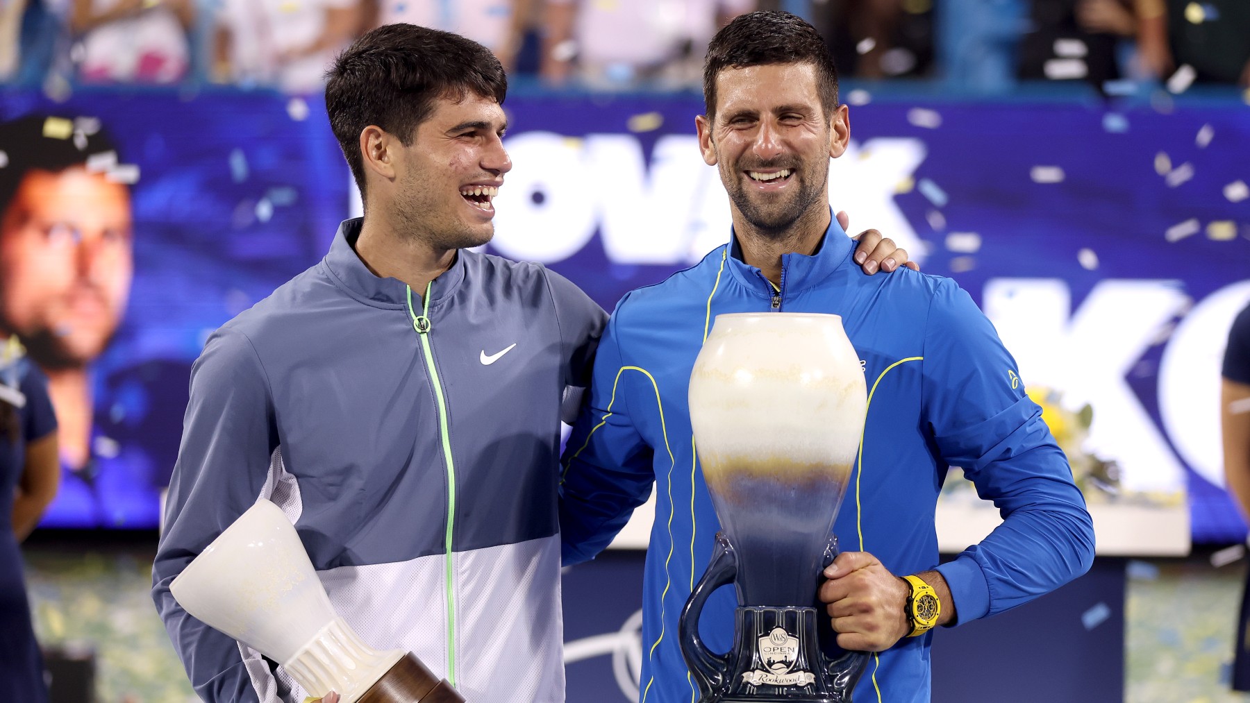 Carlos Alcaraz y Novak Djokovic, en el Masters 1000 de Cincinnati. (Getty)