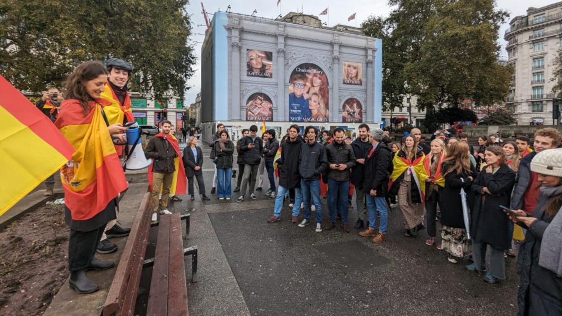 Beatriz realiza su discurso en Londres