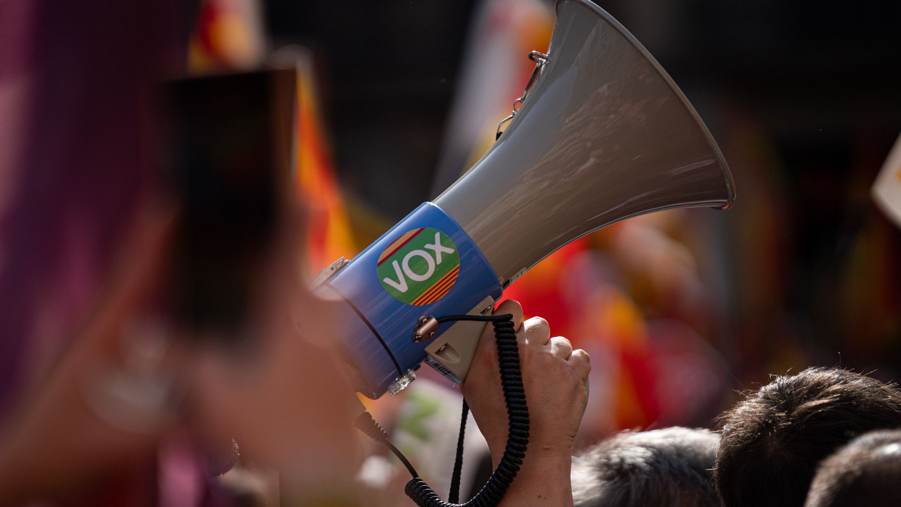 Megáfono de Vox en una manifestación