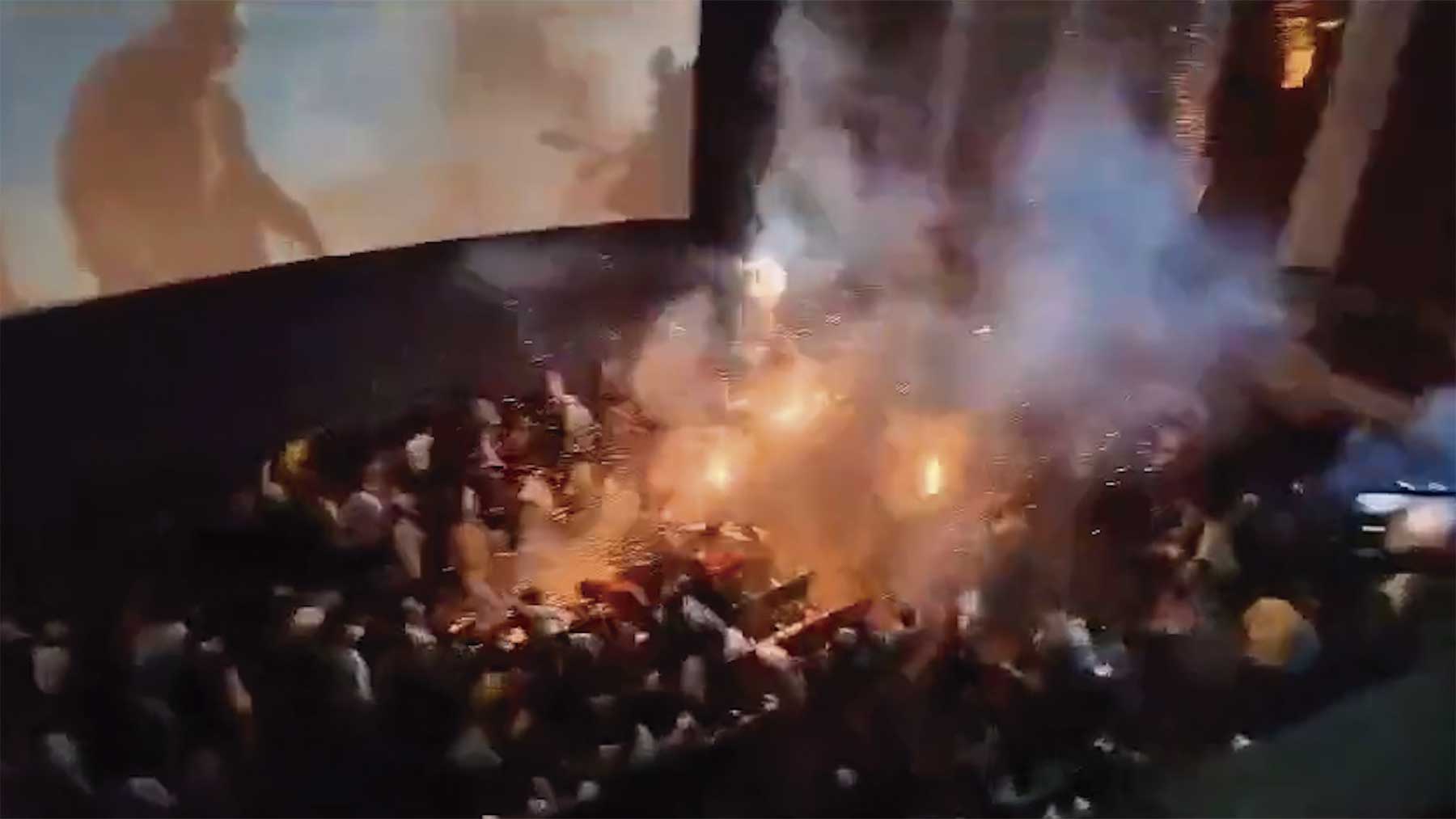 Sala de cine donde explotaron fuegos artificiales
