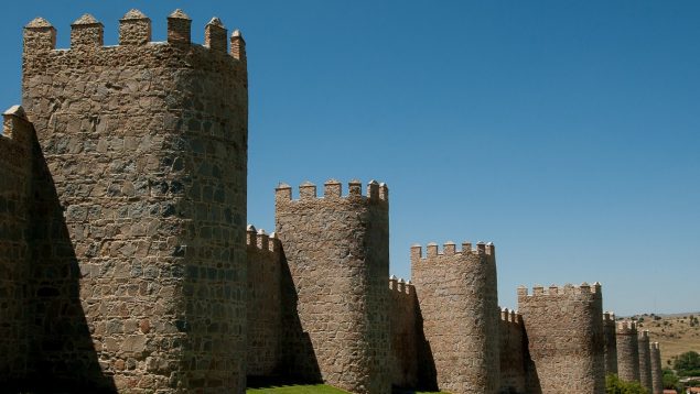 Esta ciudad a tiro de piedra de Madrid tiene las murallas medievales mejor conservadas del mundo