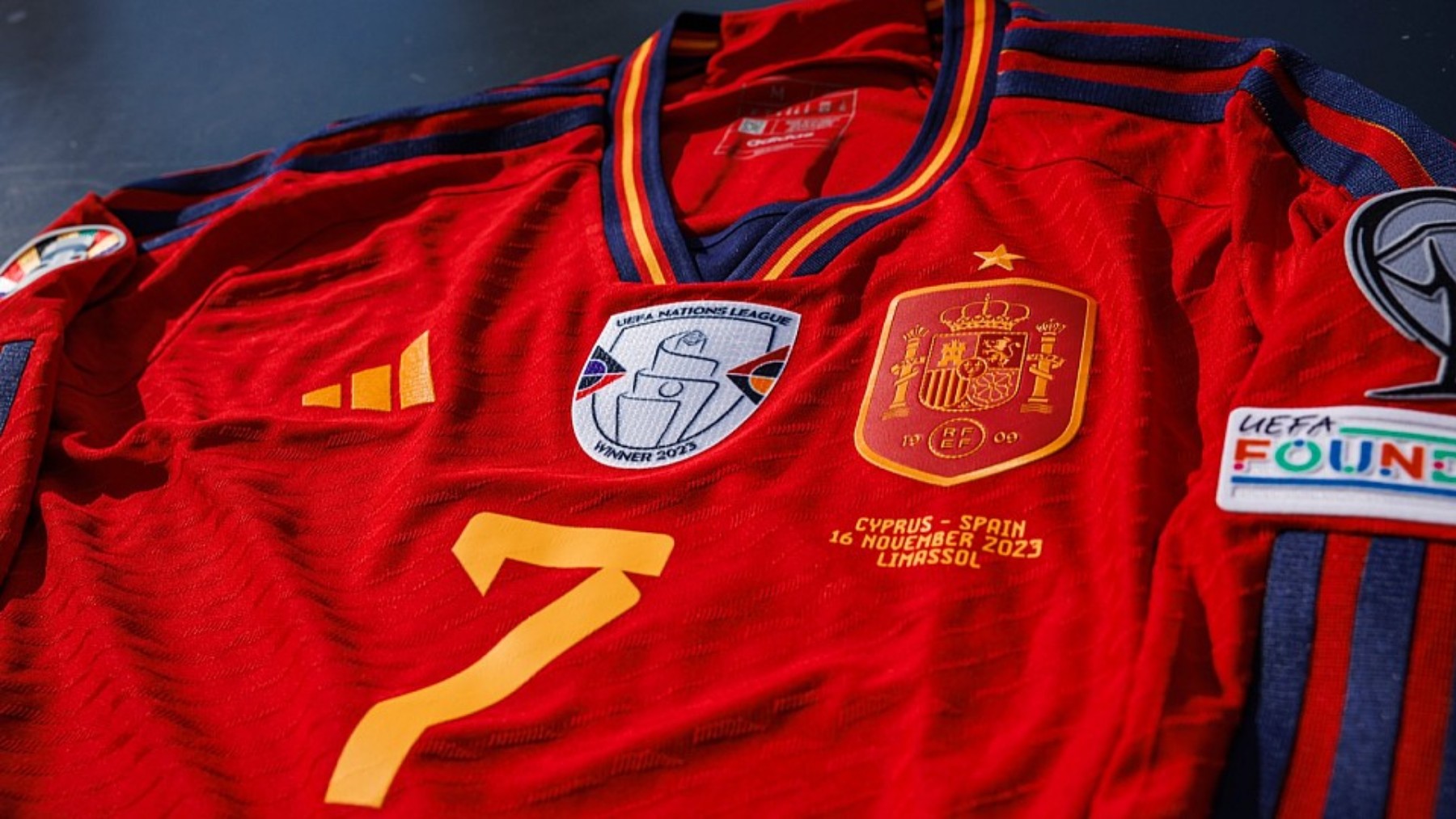 España estrena parche de campeón de la Liga de Naciones. (RFEF)