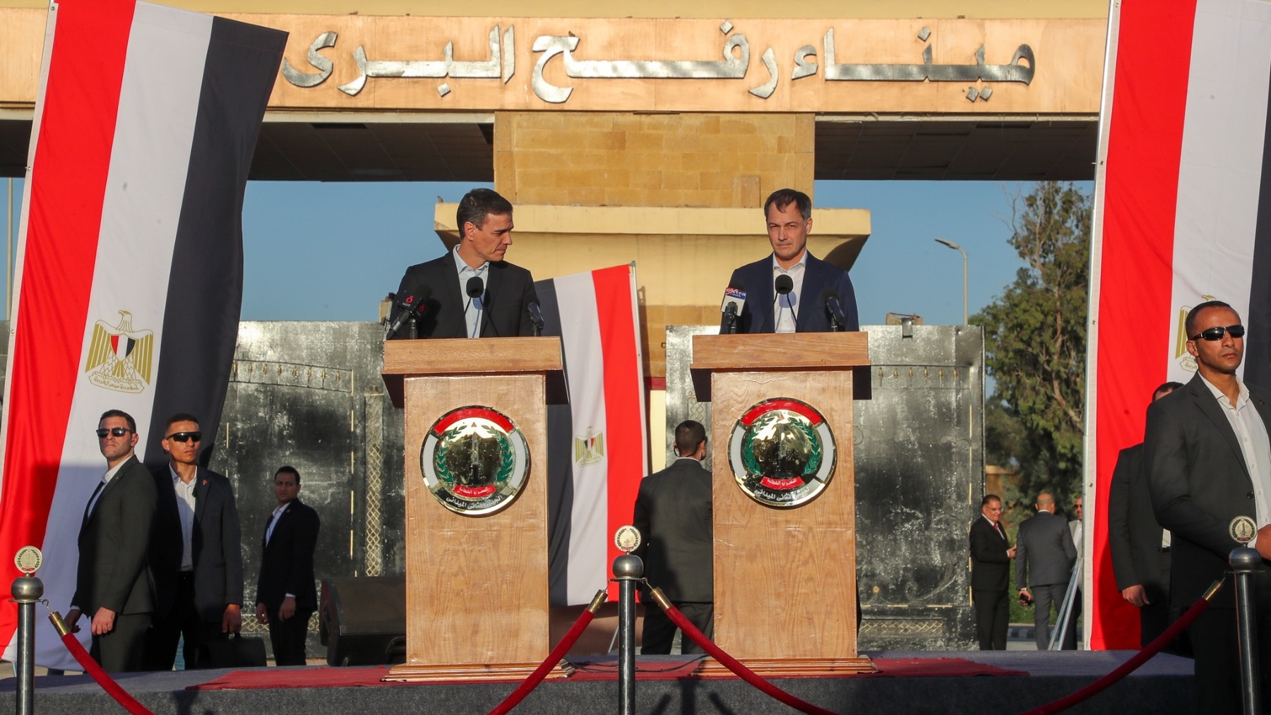 Pedro sánchez en Rafah en con primer ministro belga (Foto: Europa Press).