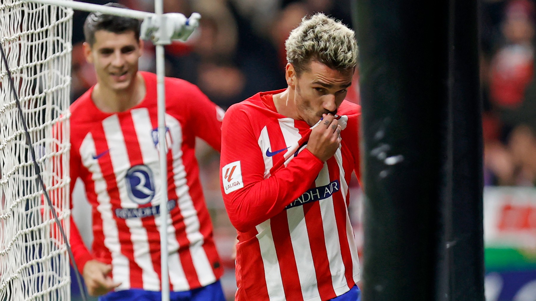 Griezmann, celebrando su gol ayer con Morata