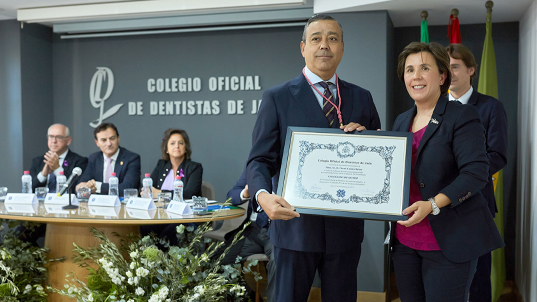 El presidente del Consejo de Dentistas ha mostrado su agradecimiento y apoyo al Colegio de Dentistas de Jaén.