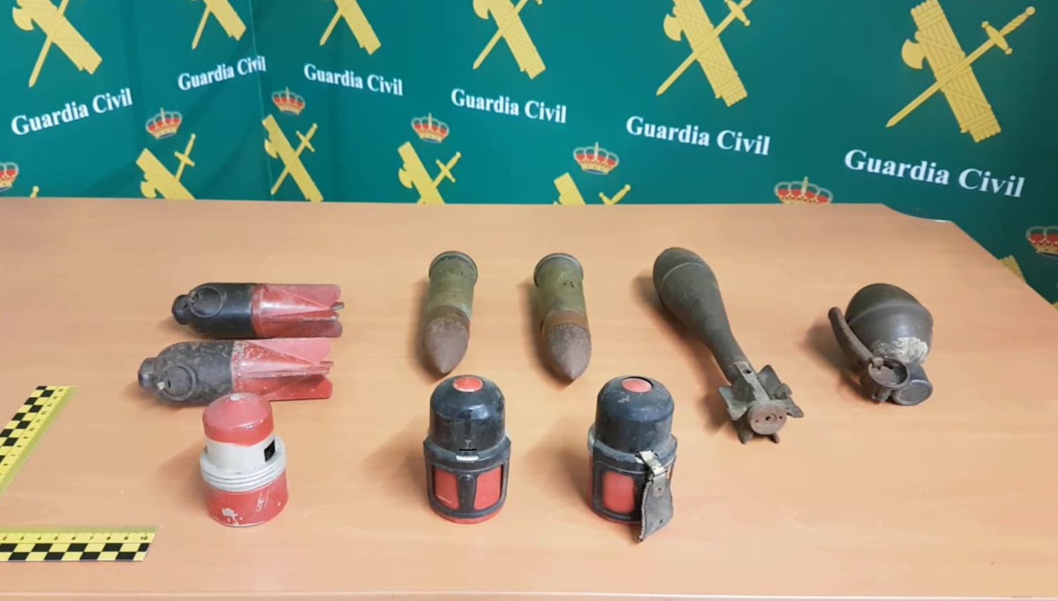 Granadas y proyectiles hallados en el punto verde de Esporles. GUARDIA CIVIL